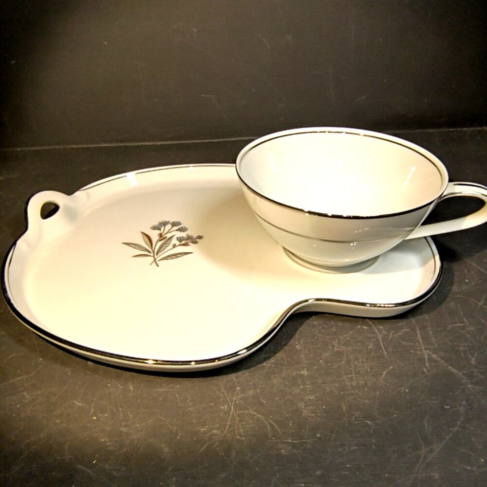 1559. Noritake China Snack Plate Set Bessie 5788